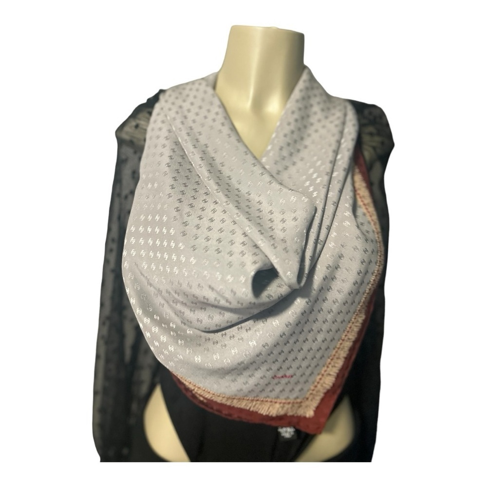 Chanel Scarf - Picture 11 of 17